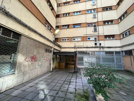 Foto 2 de Piso en venta en Milán - Pumarín - Teatinos de 2 habitaciones con calefacción y ascensor