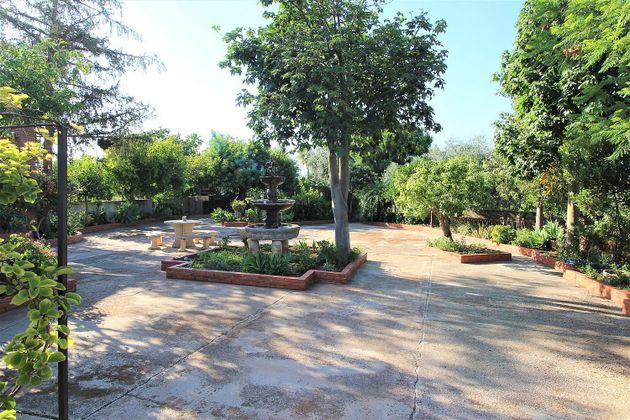 Foto 2 de Chalet en venta en Pinos de Alhaurín - Periferia de 5 habitaciones con terraza y jardín