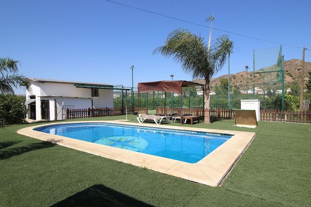 Foto 2 de Chalet en venta en polígono Diseminado de 8 habitaciones con terraza y piscina