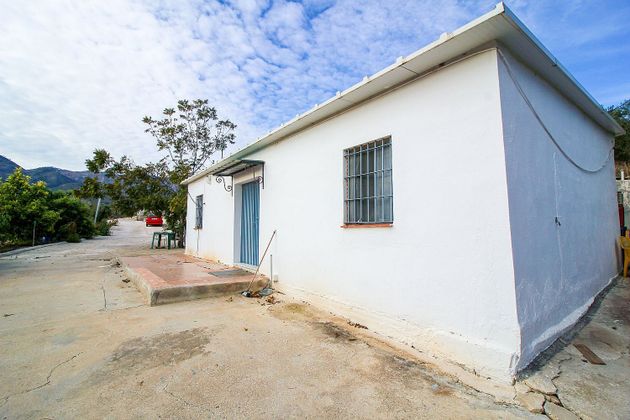 Foto 2 de Casa rural en venta en Pinos de Alhaurín - Periferia de 2 habitaciones con terraza y piscina