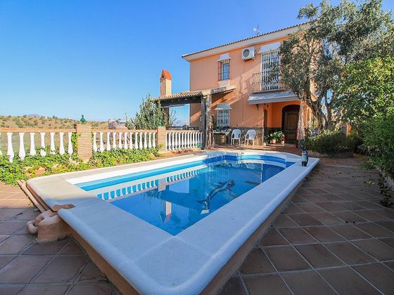 Foto 1 de Xalet en venda a Coín de 3 habitacions amb terrassa i piscina