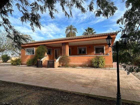 Foto 2 de Chalet en venta en Carrús Oest - El Toscar de 4 habitaciones con terraza y piscina