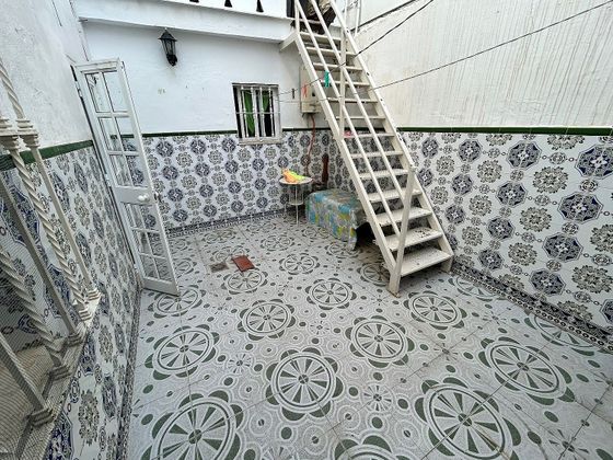Foto 2 de Venta de chalet en calle Virgen del Valle de 4 habitaciones con terraza y balcón