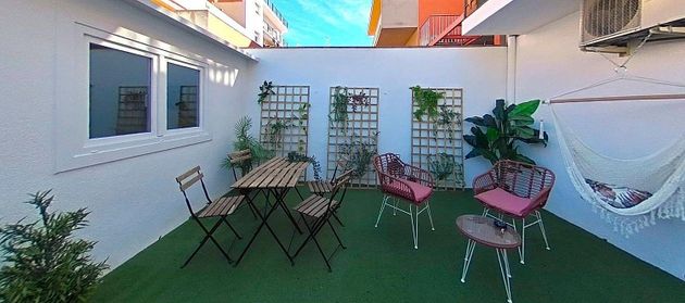 Foto 1 de Pis en venda a Centre - Joan Prim de 4 habitacions amb terrassa i jardí