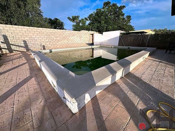 Foto 2 de Casa rural en venda a Coria del Río de 3 habitacions amb terrassa i piscina