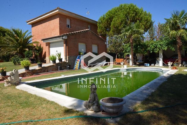 Foto 2 de Xalet en venda a Serracines de 4 habitacions amb piscina i garatge