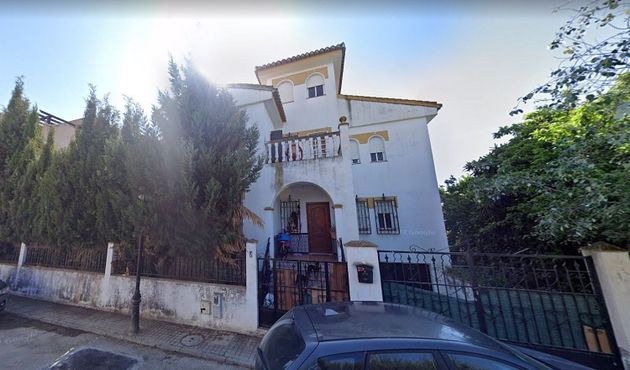 Foto 1 de Xalet en venda a calle Alcázares de 4 habitacions amb terrassa i piscina