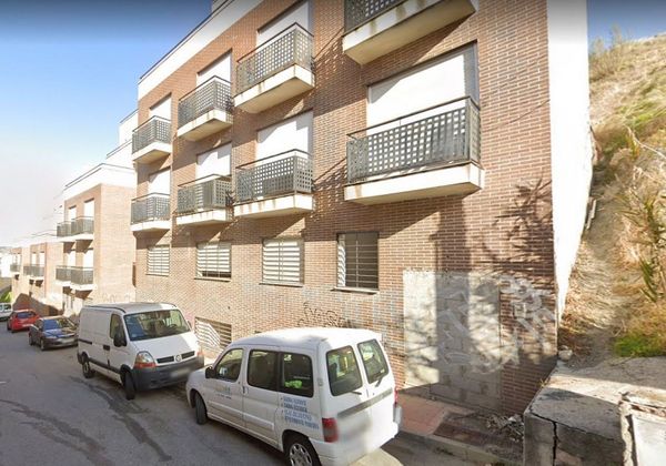 Foto 1 de Edifici en venda a calle Viejo de Güéjar amb piscina