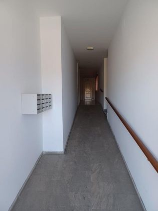 Foto 2 de Venta de piso en calle Alhambra de 2 habitaciones con ascensor