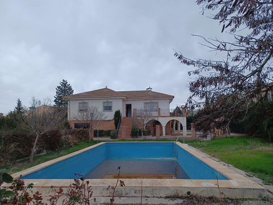 Foto 1 de Xalet en venda a urbanización Las Viñas de 5 habitacions amb terrassa i piscina