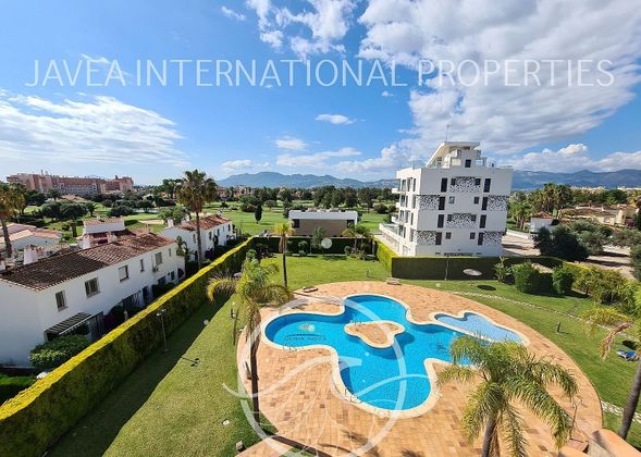 Foto 1 de Àtic en venda a Oliva Nova de 3 habitacions amb terrassa i piscina