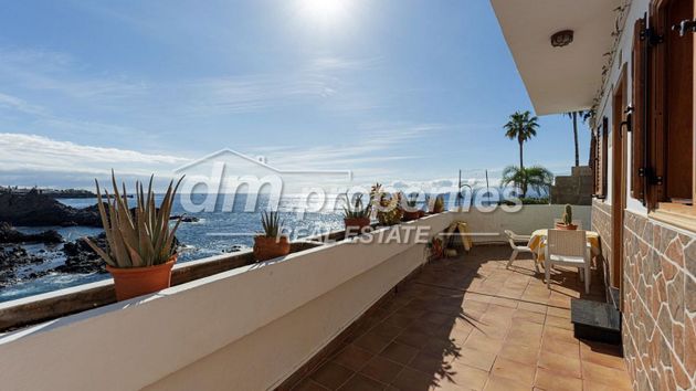 Foto 1 de Xalet en venda a Puerto de Santiago de 4 habitacions amb terrassa i balcó