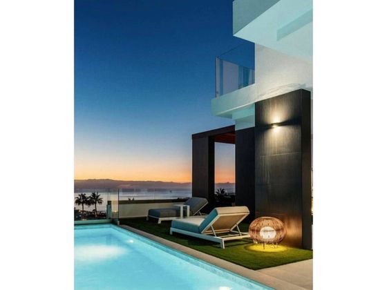 Foto 2 de Venta de casa en Adeje ciudad de 3 habitaciones con terraza y piscina