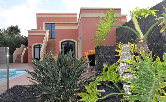 Foto 2 de Xalet en venda a Villaverde de 5 habitacions amb terrassa i piscina