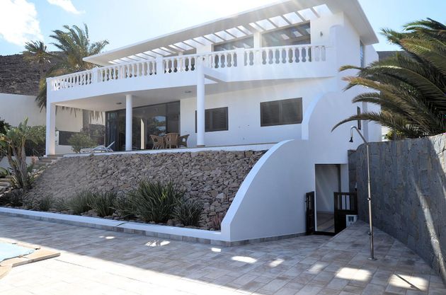 Foto 1 de Xalet en venda a Tuineje de 4 habitacions amb terrassa i piscina