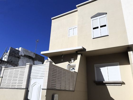 Foto 1 de Casa en venta en Juan XXIII-Santidad de 3 habitaciones con terraza y garaje