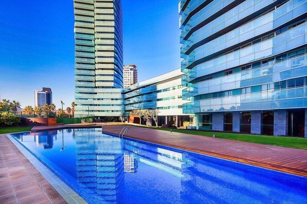 Foto 1 de Pis en venda a paseo De Garcia Fària de 2 habitacions amb terrassa i piscina