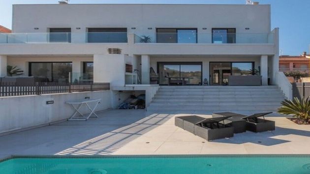 Foto 2 de Casa en venda a Canyelles de 3 habitacions amb terrassa i piscina