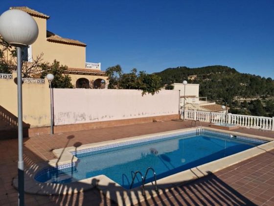 Foto 2 de Alquiler de casa en Zona Pueblo de 3 habitaciones con terraza y piscina