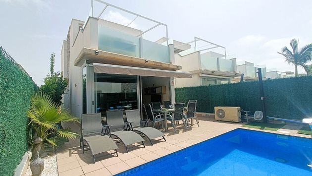 Foto 2 de Xalet en venda a calle El Pardo de 3 habitacions amb terrassa i piscina