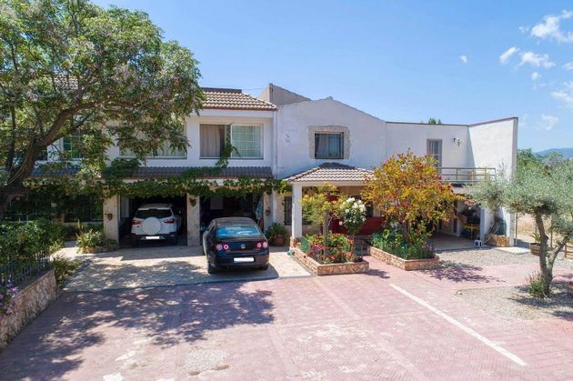 Foto 1 de Casa rural en venta en Valls de 8 habitaciones con terraza y piscina