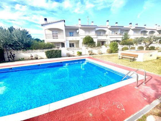 Foto 1 de Casa adossada en venda a Ponent - Barri de França de 3 habitacions amb terrassa i piscina