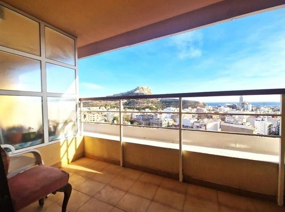 Foto 1 de Piso en venta en calle Del Alcalde Alfonso de Rojas de 4 habitaciones con balcón y aire acondicionado