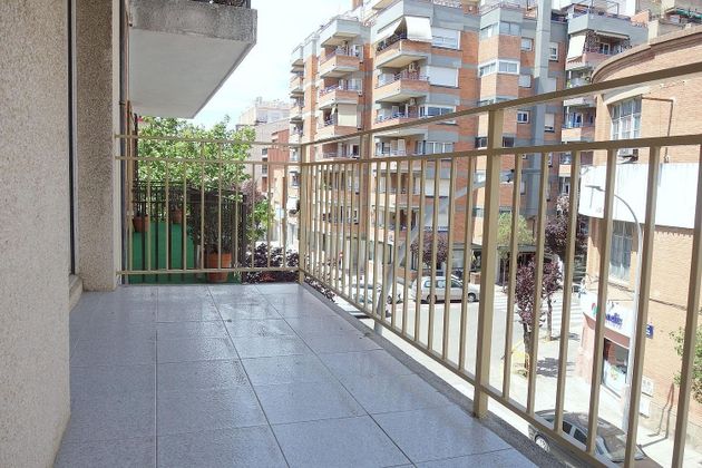 Foto 2 de Pis en venda a Vallparadís de 4 habitacions amb terrassa i garatge
