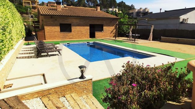 Foto 2 de Xalet en venda a Viladecavalls de 4 habitacions amb piscina i garatge