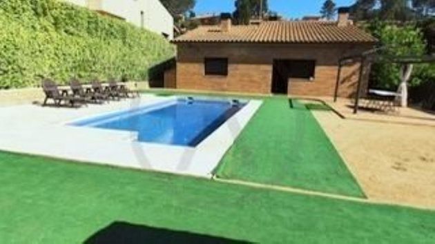 Foto 1 de Xalet en venda a Viladecavalls de 4 habitacions amb piscina i garatge