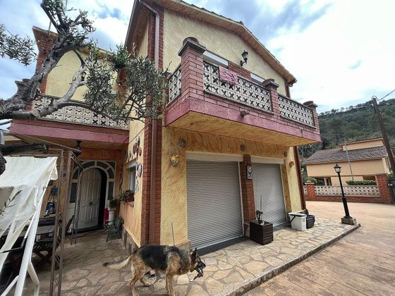 Foto 2 de Chalet en venta en calle De la Vinya de 3 habitaciones con terraza y piscina