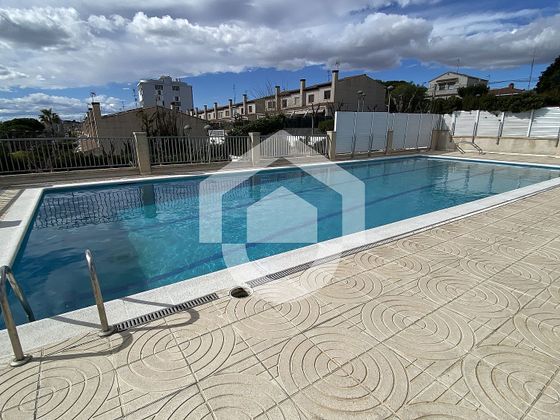 Foto 2 de Venta de casa adosada en Residencial de 3 habitaciones con terraza y piscina