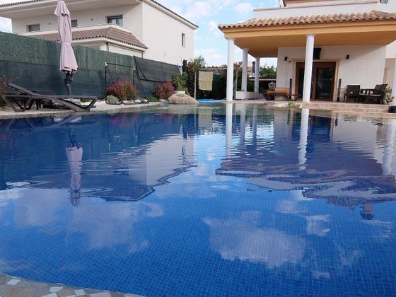 Foto 2 de Chalet en venta en Las Bayas de 4 habitaciones con terraza y piscina