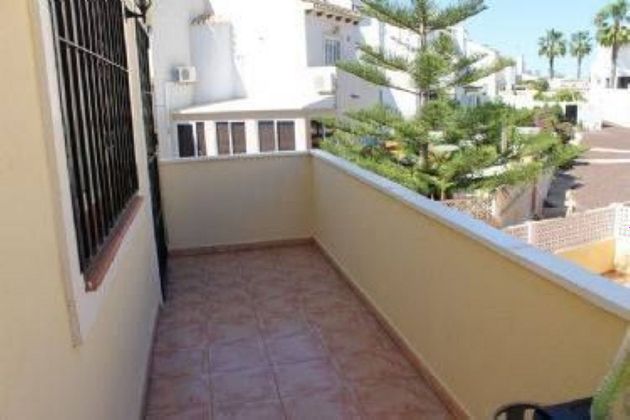 Foto 2 de Venta de piso en San Miguel de Salinas de 2 habitaciones con terraza y piscina