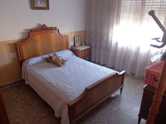 Foto 2 de Venta de chalet en Almoradí de 3 habitaciones con jardín