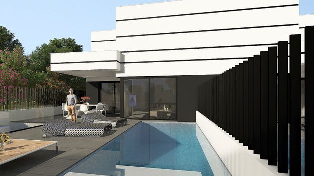 Foto 2 de Casa en venta en Dolores de 3 habitaciones con terraza y piscina