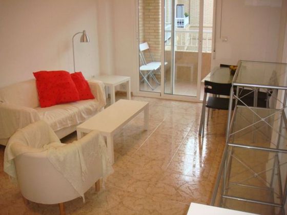 Foto 1 de Piso en venta en calle Antonio Mazón de 2 habitaciones con terraza y piscina