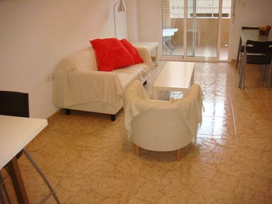 Foto 2 de Piso en venta en calle Antonio Mazón de 2 habitaciones con terraza y piscina
