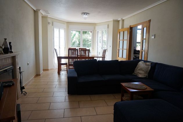 Foto 2 de Casa en venda a Almoradí de 4 habitacions amb terrassa i piscina