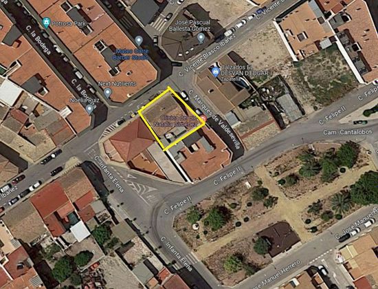 Foto 2 de Venta de chalet en calle Vicente Blasco Ibáñez de 5 habitaciones con terraza y garaje