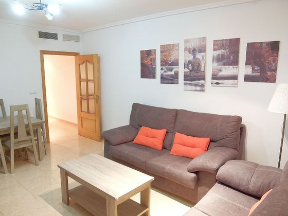 Foto 2 de Piso en venta en calle Luis Buñuel de 3 habitaciones con terraza y piscina