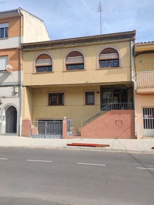 Foto 1 de Casa adossada en venda a calle Agustin de Foxá de 5 habitacions amb terrassa i garatge