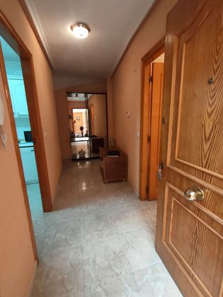 Foto 2 de Piso en venta en calle Sanchez Arjona de 3 habitaciones con calefacción y ascensor