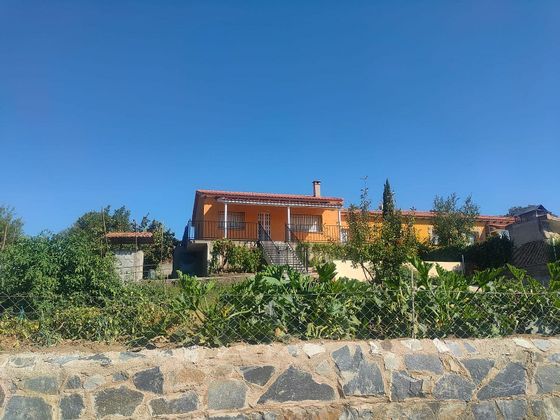 Foto 1 de Venta de casa rural en calle Huertas de Valhondo de 2 habitaciones con terraza y piscina