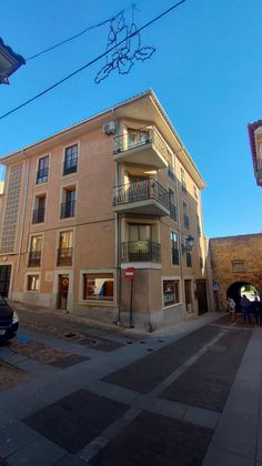Foto 2 de Pis en venda a calle Muralla de 4 habitacions amb balcó i calefacció