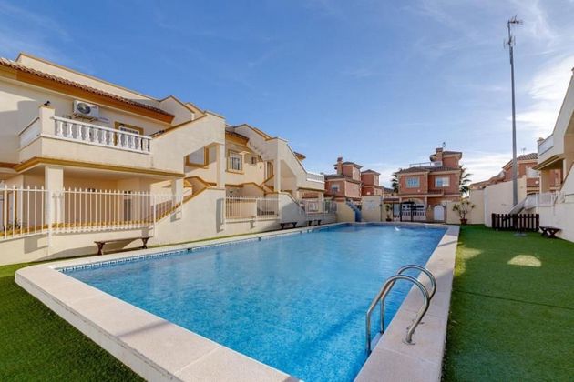 Foto 2 de Casa en venta en Playa Flamenca - Punta Prima de 2 habitaciones con terraza y piscina