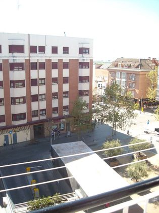 Foto 2 de Pis en venda a calle Clavel de 2 habitacions amb terrassa i calefacció