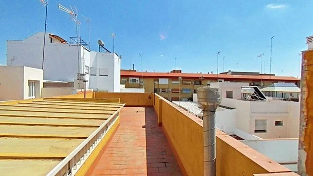 Foto 2 de Alquiler de piso en Nervión de 2 habitaciones con terraza y garaje