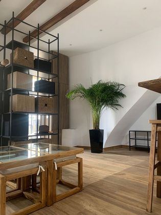 Foto 1 de Alquiler de piso en El Poblenou de 2 habitaciones con muebles y aire acondicionado