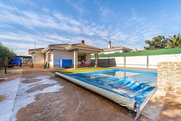 Foto 2 de Chalet en venta en Sevilla la Nueva de 3 habitaciones con terraza y piscina